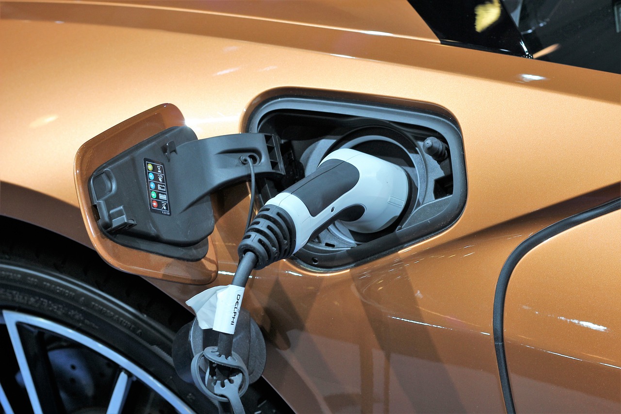 Efficiency in Motion: Hybrid Plug-in Cars Take the Lead